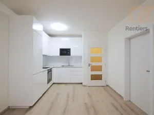 Pronájem bytu 2+kk, Praha - Střížkov, Zakšínská, 48 m2