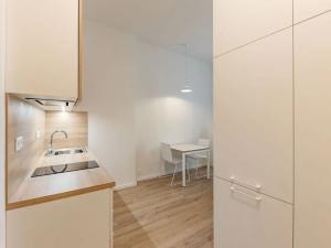 Pronájem bytu 1+kk, Praha - Bubeneč, Veletržní, 38 m2