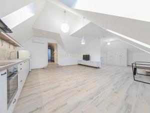 Pronájem bytu 1+kk, Olomouc, Šemberova, 72 m2