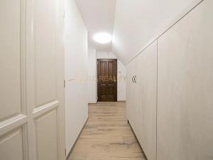 Pronájem bytu 1+kk, Olomouc, Šemberova, 72 m2