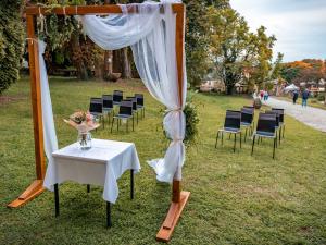 Pronájem ubytování, Holovousy, 10000 m2
