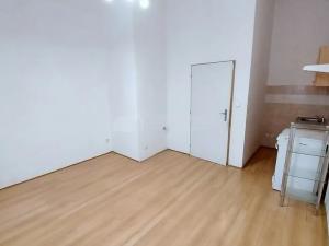 Pronájem bytu 1+kk, Praha - Žižkov, Vlkova, 28 m2