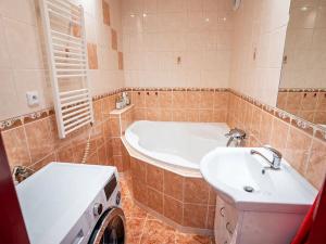 Prodej bytu 3+1, Trutnov, Mládežnická, 72 m2