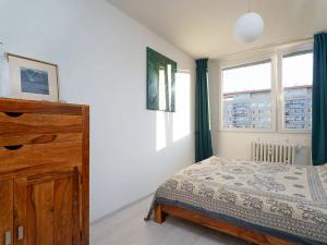 Prodej bytu 2+kk, Praha - Kobylisy, Frýdlantská, 45 m2
