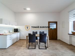 Prodej rodinného domu, Vizovice, Palackého Nám., 100 m2