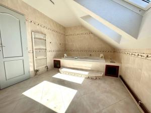 Prodej rodinného domu, Sezemice, Masarykova, 180 m2