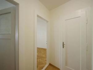 Pronájem bytu 2+kk, Praha - Vinohrady, náměstí Jiřího z Lobkovic, 40 m2