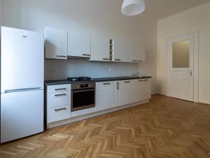 Pronájem bytu 3+1, Praha, Na Švihance, 115 m2