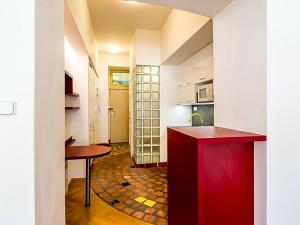 Pronájem bytu 1+kk, Praha - Smíchov, Viktora Huga, 38 m2