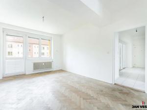 Pronájem bytu 3+1, Praha - Čakovice, Něvská, 76 m2