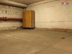 Pronájem garážového stání, Praha - Holešovice, Dělnická, 16 m2