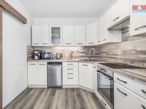 Prodej bytu 3+1, Teplice, kpt. Jaroše, 61 m2