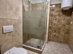 Pronájem bytu 1+kk, Holice, náměstí T. G. Masaryka, 28 m2