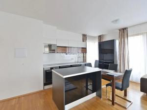 Pronájem bytu 3+1, Praha - Jinonice, Brzorádových, 94 m2