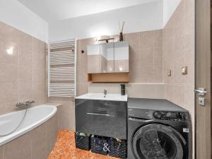 Prodej bytu 2+kk, Liberec, Nádvorní, 56 m2