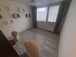 Prodej bytu 1+kk, Praha - Hlubočepy, Pivcova, 29 m2