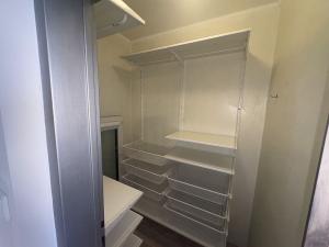Prodej bytu 1+kk, Praha - Hlubočepy, Pivcova, 29 m2