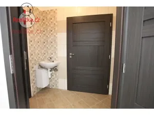 Pronájem obchodního prostoru, Jindřichův Hradec, 100 m2