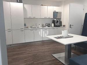 Pronájem kanceláře, Praha - Nusle, Doudlebská, 321 m2
