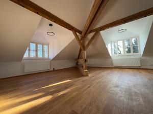 Pronájem kanceláře, Praha - Libeň, Zvonařovská, 177 m2