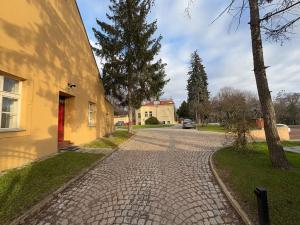 Pronájem kanceláře, Praha - Libeň, Zvonařovská, 177 m2