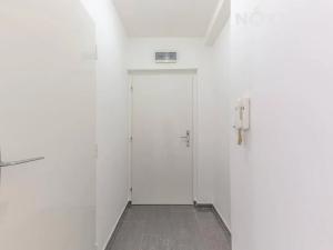 Pronájem bytu 1+kk, Praha - Hloubětín, Zelenečská, 26 m2