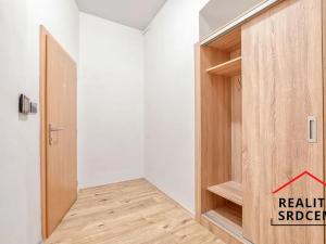 Pronájem bytu 2+kk, Ostrava, Pobialova, 63 m2