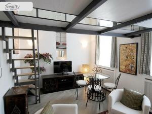 Pronájem bytu 1+kk, Praha - Smíchov, Hořejší nábřeží, 32 m2