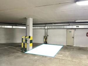 Pronájem garážového stání, Brno, Podpěrova, 15 m2