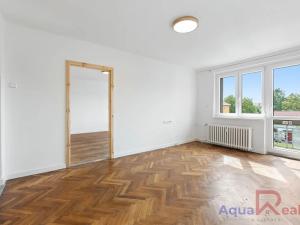Pronájem bytu 3+kk, Ostrov, Klicperova, 61 m2