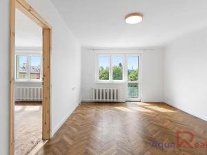 Pronájem bytu 3+kk, Ostrov, Klicperova, 61 m2