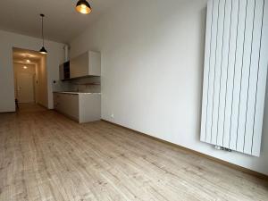 Pronájem bytu 1+kk, Praha - Hostavice, Českobrodská, 35 m2