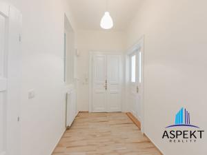 Pronájem bytu 2+1, Praha - Smíchov, Zborovská, 70 m2