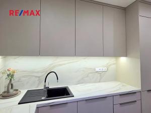 Prodej bytu 2+1, Karviná, tř. Těreškovové, 52 m2