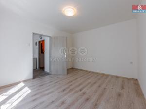 Pronájem bytu 1+1, Karlovy Vary - Stará Role, Závodu míru, 33 m2