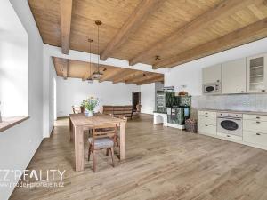 Prodej vícegeneračního domu, Počítky, 424 m2