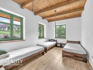 Prodej vícegeneračního domu, Počítky, 424 m2