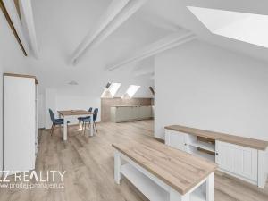 Prodej vícegeneračního domu, Počítky, 424 m2