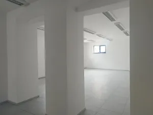 Pronájem obchodního prostoru, Pardubice, 17. listopadu, 133 m2