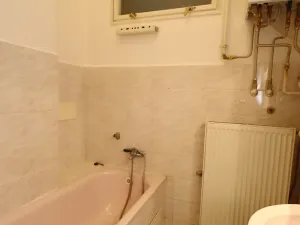 Pronájem bytu 3+1, Karlovy Vary, Bulharská, 80 m2