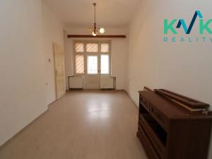 Pronájem bytu 3+1, Karlovy Vary, Bulharská, 80 m2