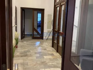 Pronájem kanceláře, České Budějovice, nám. Přemysla Otakara II., 161 m2