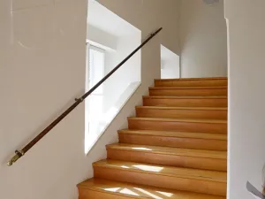 Pronájem kanceláře, Praha - Malá Strana, Karmelitská, 29 m2
