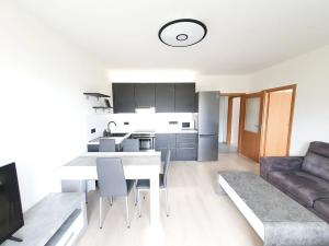 Pronájem bytu 3+kk, Chýně, Příhodova, 60 m2