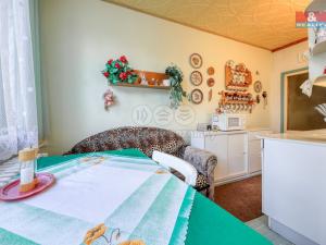 Pronájem bytu 2+1, Přeštice, Husova, 65 m2