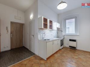 Pronájem bytu 2+1, Karlovy Vary - Stará Role, Závodu míru, 48 m2