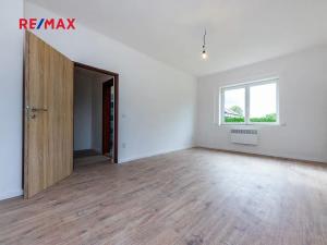 Pronájem bytu 1+1, Jesenice, Školní, 45 m2