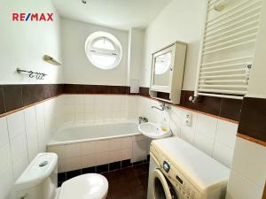 Pronájem bytu 1+kk, Praha - Holešovice, U Pergamenky, 28 m2