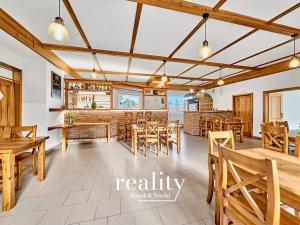 Prodej restaurace, Znojmo, 1530 m2