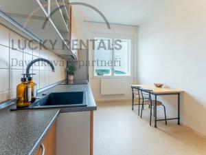 Pronájem bytu 2+1, Praha - Smíchov, U Malvazinky, 82 m2
